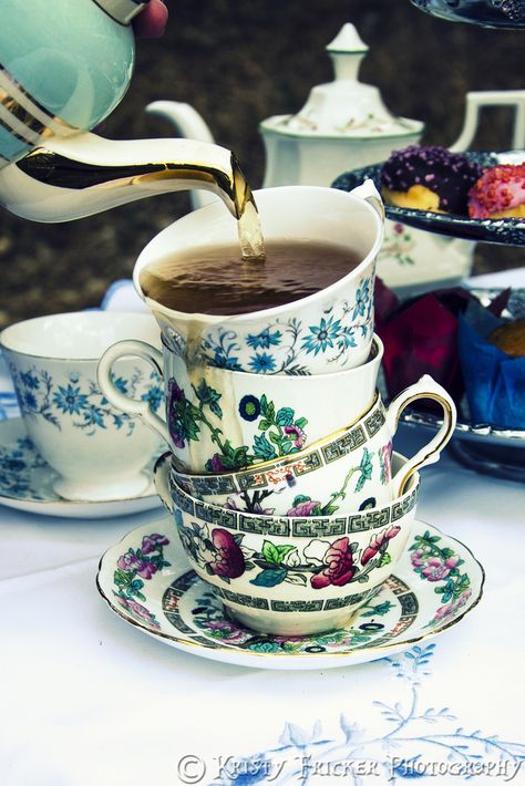 Alice In Wonderland - Mad Tea Party - Overflowing Stacked Tea Cups Photography Tea, Alice In Wonderland Aesthetic, Alice Tea Party, Super Party, Time Photography, Alice In Wonderland Tea Party, Mad Tea Party, Alice In Wonderland Party, Mad Hatter Tea