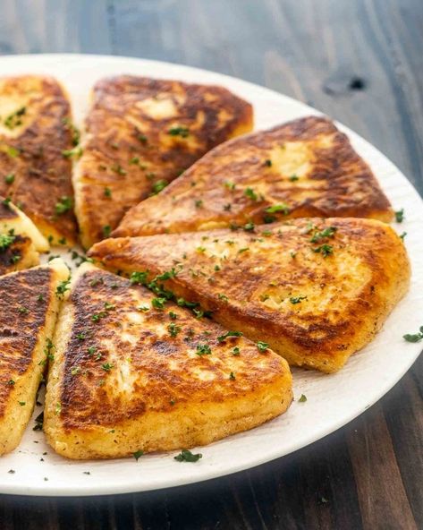 Irish Potato Cakes (Potato Farls) - Jo Cooks Farls Recipe, Potato Farls, High Protein Breakfasts, Protein Breakfasts, Potato Cakes Recipe, Beef Pot Pies, Irish Potato, Irish Potatoes, Jo Cooks