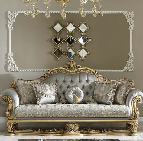 Modern Classic Sofa Luxury Victorian Sofa Design, Sofa Carving Design, Classic Sofa Set Luxury, Victorian Sofa Living Room, Carving Sofa Design, Fancy Sofa, Modern Classic Sofa, Small Room Sofa, Classic Furniture Living Room