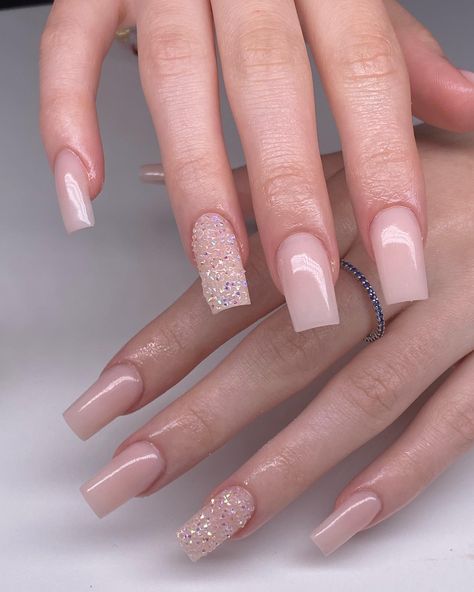 Nude Sparkly Nails, Nude Nails With Glitter, Acrylic Nails Nude, Tapered Square Nails, Pink Glitter Nails, Nails Nude, Work Nails, Cute Gel Nails, Nagel Inspo