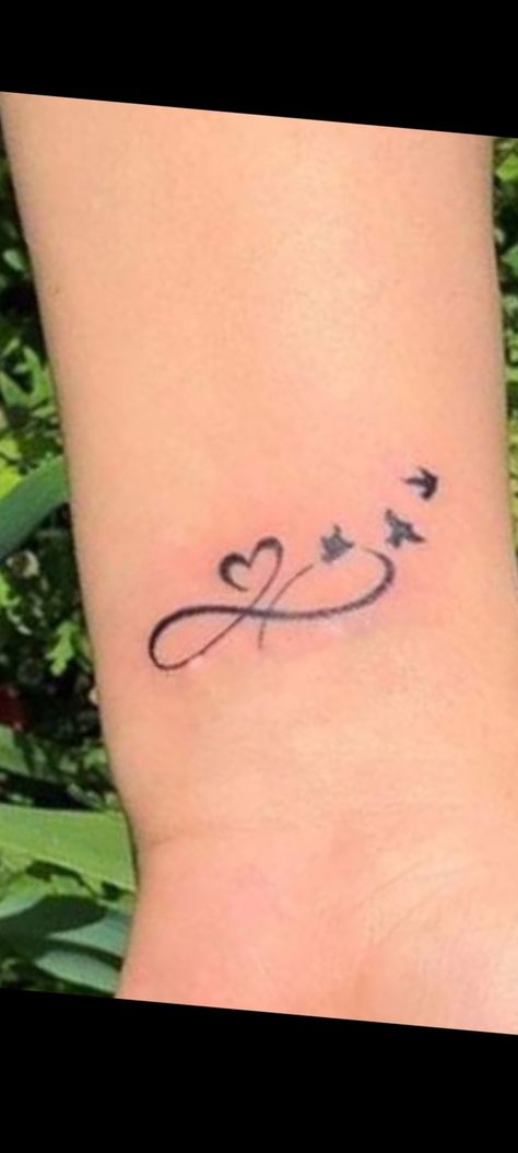 Small Meaningful Tattoos For Lost Loved Ones, Tattoos For Loved Ones Who Passed, Tattoos For Lost Loved Ones, Lost Loved Ones, Small Meaningful Tattoos, Meaningful Tattoos, Loved Ones, Small Tattoos, Tatting