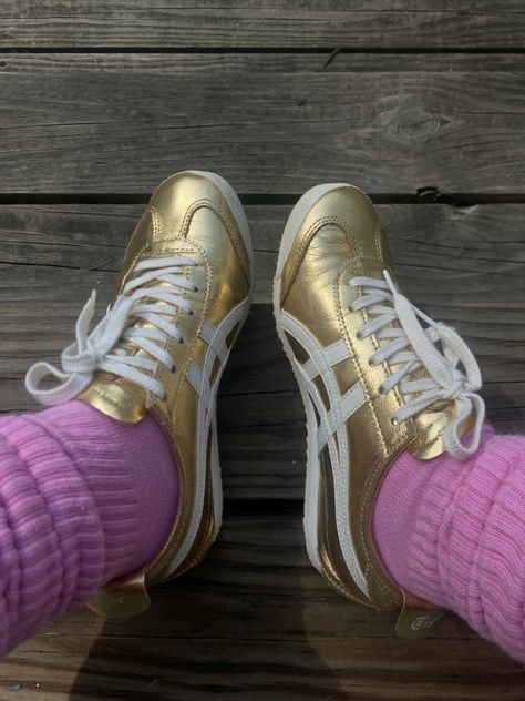 Onitsuka tiger metallic gold sneakers Gold Onitsuka Tiger, Onitsuka Tiger Outfit, Onitsuka Tigers, Winter Outfits For School, Gold Sneakers, Onitsuka Tiger, School Outfits, Cute Shoes, Tigers