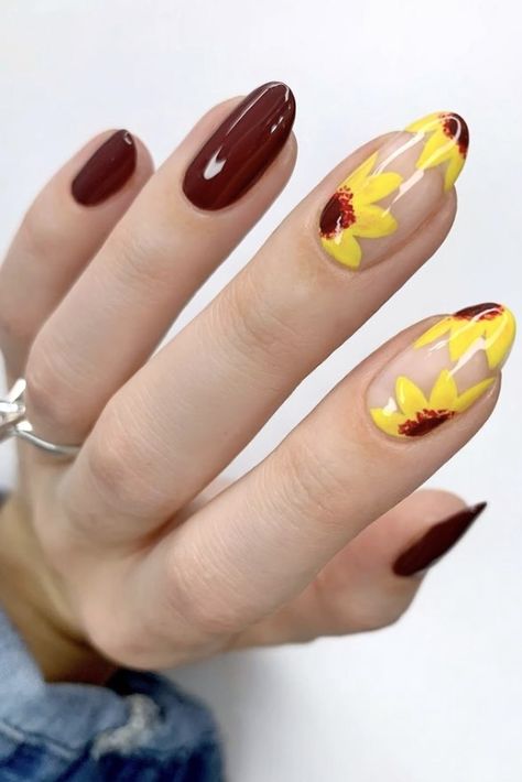 Oval Sunflower Nails, Burgundy Nails With Sunflower, Maroon Sunflower Nails, Black Eyed Susan Nails, Burgundy Sunflower Nails, Nail Designs Maroon, Dark Maroon Nails, Maroon Nail Ideas, Nail Ideas Dark