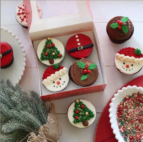 Christmas Theme Cupcakes, Christmas Cupcake Designs, Christmas Cupcake Decorations, Cupcakes For Thanksgiving, Christmas Themed Cupcakes, Christmas Cupcake Recipes, Christmas Cupcakes Recipes, Christmas Cupcakes Decoration, Christmas Pastries