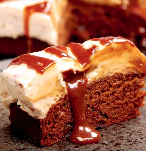 Sticky toffee pudding cheesecakeghkuk Bake Cheesecake Recipes, No Bake Cheesecake Recipes, Best Cheesecake Recipes, Lemon And Chocolate, The Perfect Cheesecake, Perfect Cheesecake Recipe, Toffee Cheesecake, Delicious Cheesecake Recipes, Pudding Cheesecake