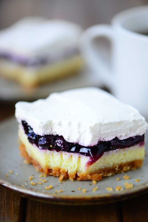 Blueberry Cheesecake Dessert Recipe Blueberry Cheesecake Dessert, Blueberry Dessert Recipes, Blueberry Desserts Recipes, Cheesecake Desserts Recipes, Kek Lapis, Canned Blueberries, Dessert Oreo, Coconut Dessert, Blueberry Pie Filling