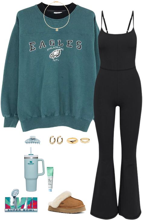 Eagles Game Day Outfit Winter, Womens Nfl Game Outfit, Casual Superbowl Outfit, Bowl Game Outfit, Philadelphia Eagles Game Day Outfit, Eagles Football Outfit Women, Philadelphia Eagles Outfits For Women, Super Bowl Outfits For Women Casual, Eagles Game Outfit