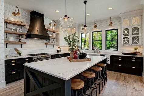 35+ Amazingly creative and stylish farmhouse kitchen ideas Idea Dapur, Dapur Moden, Reka Bentuk Dapur, Dapur Rustic, Farmhouse Kitchen Cabinets, Farmhouse Kitchen Design, Modern Farmhouse Design, Farmhouse Style Kitchen, Modern Farmhouse Kitchens