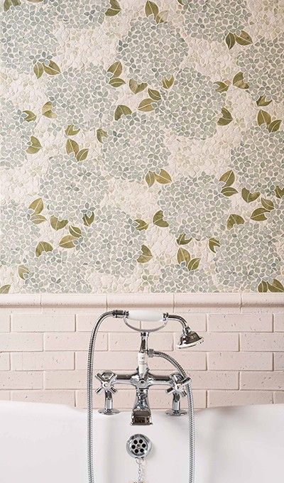 Mosaic On Wall, Mosaic Interior Design, French Tiles, Mosaic Tile Bathroom, Bathroom Mosaic Tiles, Bathroom Mosaic, French Tile, Mosaic Mural, Interior Boho