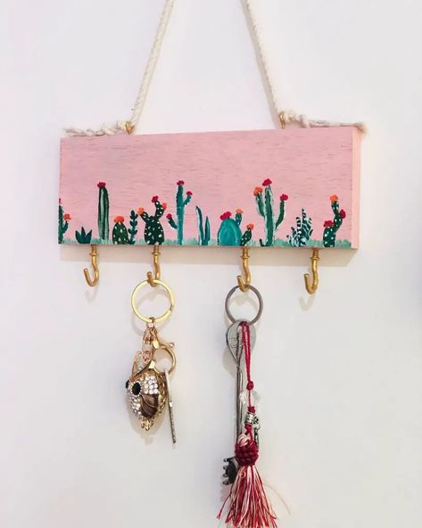 Keyholder Entryway, Key Holder Ideas, Diy Key Holder, Key Holder Entryway, Entryway Diy, Key Holder Diy, Diy Hanging Planter, Shelves Ideas, Cheap Diy Home Decor