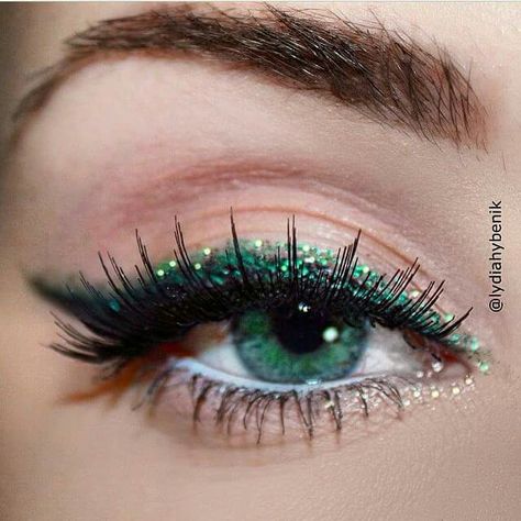 Eye Makeup Images, Prom Eye Makeup, Cute Eye Makeup, Glitter Eye Makeup, Eye Makeup Pictures, Smink Inspiration, Green Makeup, Makijaż Smokey Eye, Eye Makeup Designs