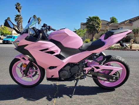 Pink Moter Bike, Baby Pink Bike, Light Pink Motorcycle, Pink Chrome Motorcycle, Light Purple Motorcycle, Moter Cycle Aesthetic Pink, Girly Motorcycle Aesthetic, Pink Sports Bike, Ninja 400 Motorcycle