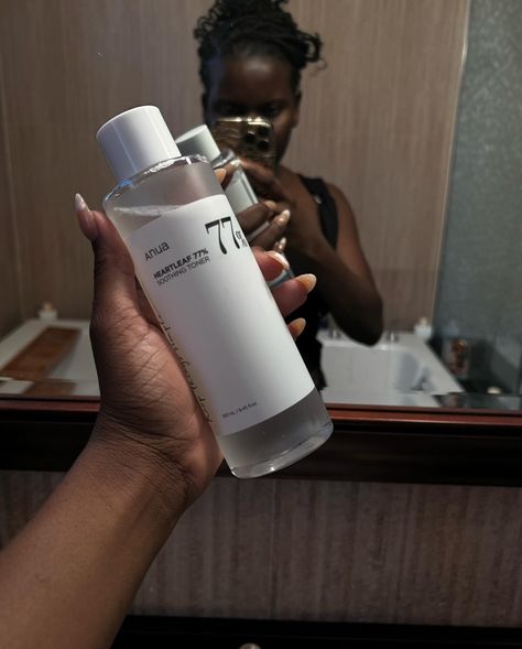 Favorite skin care product this week, Anua Heartleaf 77% Soothing Toner…. Loving Korean skincare products these days ✨🧖‍♀️ Korean Body Care, Korea Skincare, Dream Skincare, Korean Toner, Skincare Toner, Korean Skin Care Products, Regular Skin Care Routine, Korean Skincare Products, Clean Blackheads