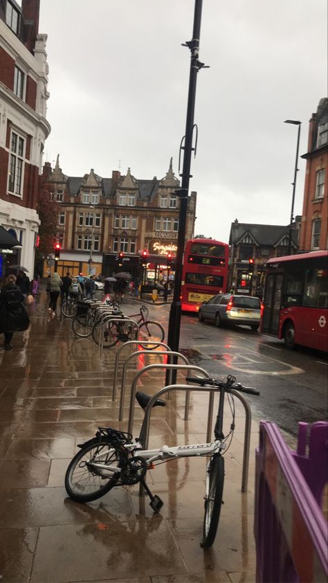 West London Aesthetic, Broadway England, Rainy London Aesthetic, Ealing London, Hampstead London, Acting School, London Girl, London Dreams, London Boy