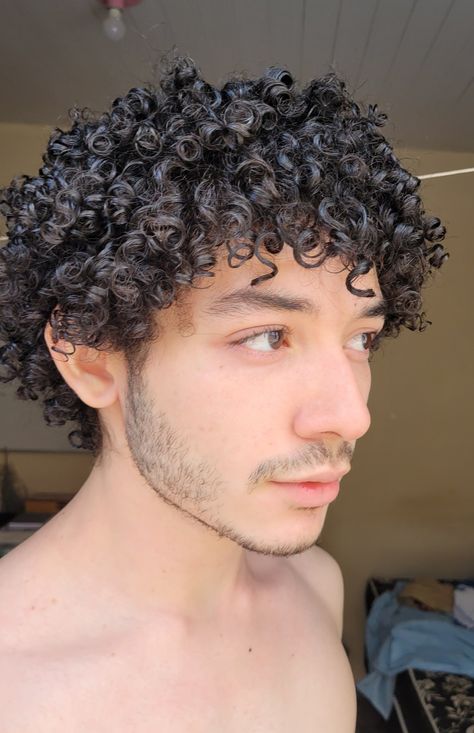 Blowout Taper Curly Hair, 3c Hairstyles Men, 3c Curly Hair, Large Mens Fashion, 3b Hair, Men's Curly Hairstyles, Hair Man, 3c Hair, Men Haircut Curly Hair