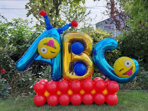 School Balloon Decor, School Balloons, Balloon Marquee, Balloon Craft, Party In Paris, Happy Balloons, School Decoration, Welcome To School, 5 Balloons