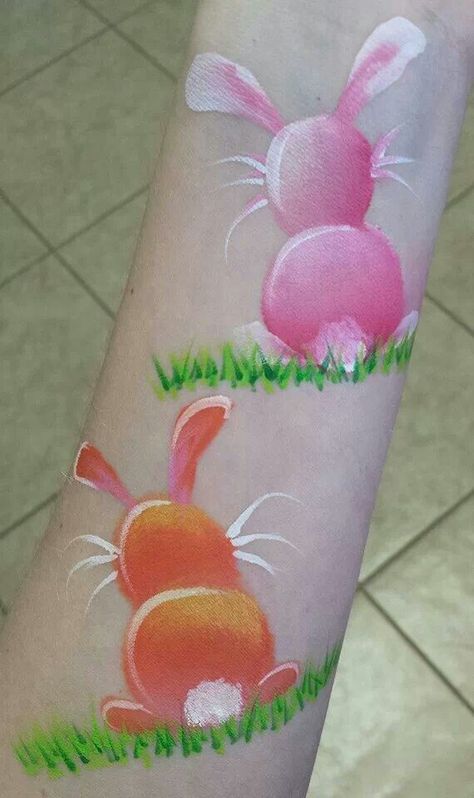 Cute bunny butts face painting done with pouncers/daubers Bunny Face Paint, Easter Face Paint, Bunny Butts, Face Painting Supplies, Animal Face Paintings, Girl Face Painting, Easter Paintings, Face Painting Tutorials, Arm Painting