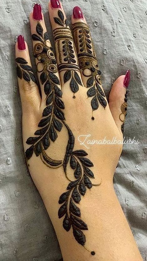 Leaf Mehandi Designs For Hands, Leaf Mehendi Designs, Finger Mehndi Style, Khafif Mehndi Design, Tato Henna, Finger Henna Designs, Very Simple Mehndi Designs, Mehndi Designs For Kids, Simple Mehndi Designs Fingers