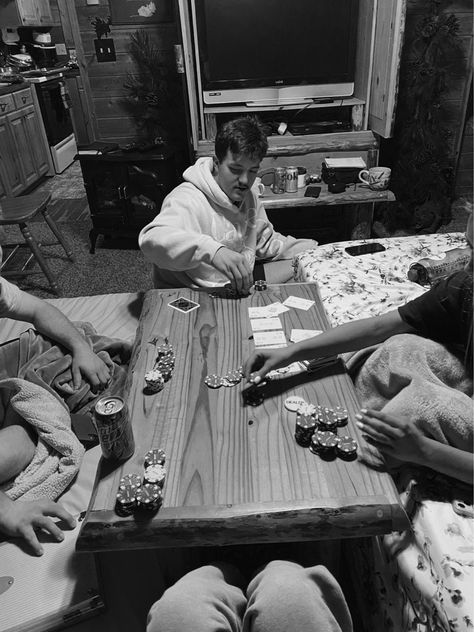 Family Playing Board Games Aesthetic, Family Game Night Pictures, Quality Family Time Aesthetic, Family Board Game Night Aesthetic, Friends Playing Games Aesthetic, Friends Playing Board Games Aesthetic, Family Quality Time Aesthetic, Lake Trip With Friends, Friends Game Night Aesthetic