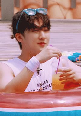 Changbin Gif, Big Gif, Drinking Gif, Pack Twitter, Kids Tumblr, Chang Bin, Fake Chat, Straykids Changbin, Seo Changbin