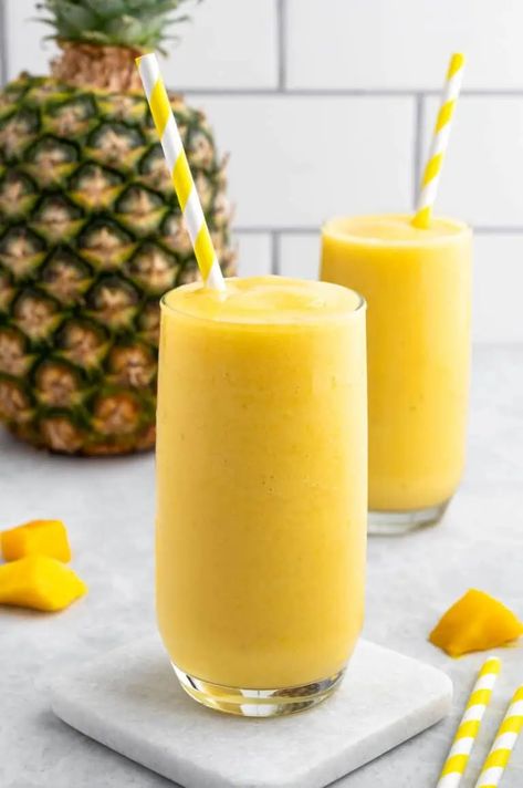 Tropical Fruit Smoothie, Mango Drink, Mango Pineapple Smoothie, Mango Pineapple, Herbal Drinks, Mango Flavor, Pineapple Smoothie, Mango Juice, Healthy Lifestyle Food