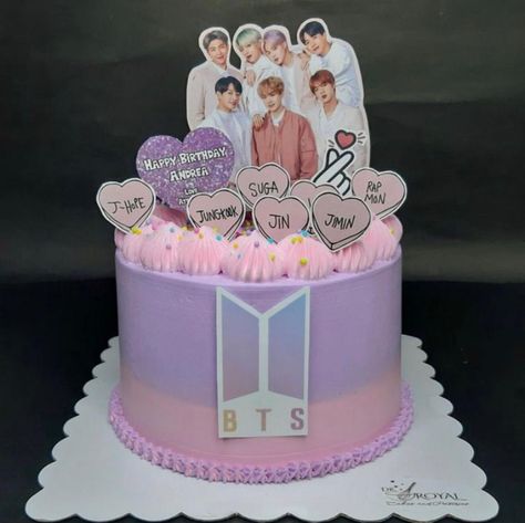 Bts Printable Cake Topper, Bts Cake Topper Printable, Bts Birthday Cakes, Bts Cake Ideas, Bts Cake Birthday Ideas, Bts Inspired Cake, Bts Cake Simple, Bts Cake Design, Kpop Cake Ideas