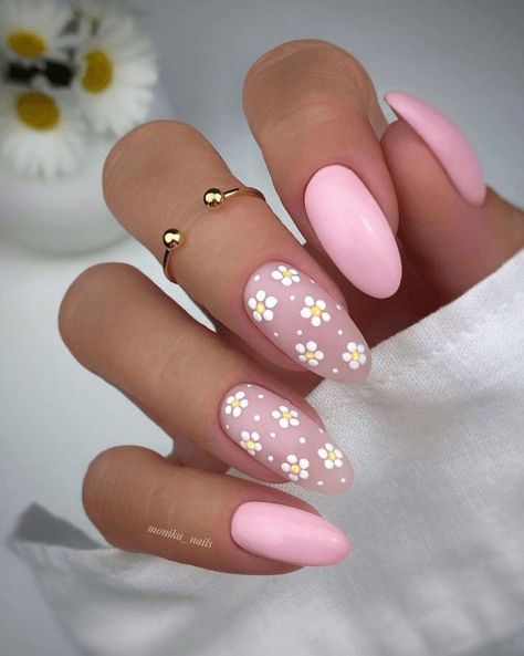 52 idées de vernis à ongles pour l'été qui vont te faire craquer 3 Nails Grunge, Kutek Disney, Summer Acrylic, Purple Acrylic Nails, Simple Gel Nails, Grunge Nails, Short Acrylic, White Nail, Short Acrylic Nails Designs