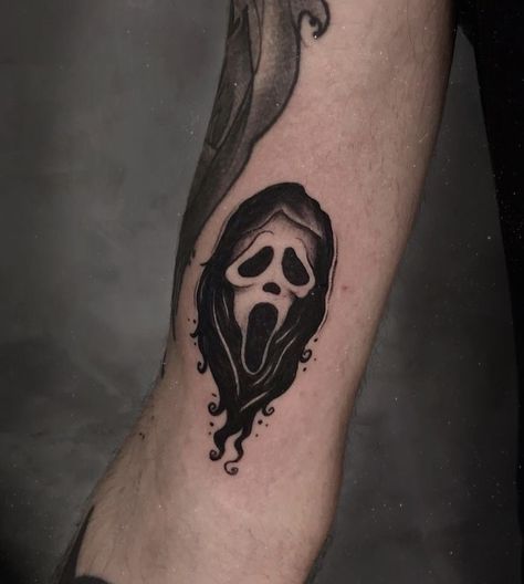 Scream Tatoos Ideas, Black Work Horror Tattoo, Ghostface Flash Tattoo, Ghost Face Tattoo Stencil, Scream Tattoo Ghostface Small, Ghost Face Tattoo Small, Small Horror Tattoos, Scream Tattoo Ideas, Ghostface Tattoo Small