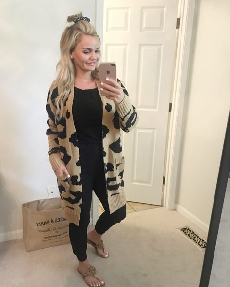 Amazon Fashion Finds for Fall - How to Style a Jumpsuit How cute is this leopard cardigan?! Black Dress Leopard Cardigan, Jumpsuit Kimono Outfit, Pants Romper Outfit Fall, Fall Romper Outfit Jumpsuits, How To Wear A Jumpsuit In Winter, Sweater Over Jumpsuit Outfit, How To Style A Black Jumpsuit, What To Wear Over A Jumpsuit, Pz Logo