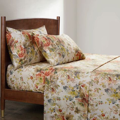 Bedding Comforters and Cotton Comforter Sets Queen - HiEnd Accents – Page 2 Floral Bed Sheets, Botanical Rose, Velvet Bedspread, Bedding Basics, King Sheet Sets, Chic Casual, Sheet Sets Queen, Classic Chic, Floral Garden