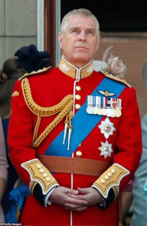 Harry And Megan, Sarah Duchess Of York, Army Air Corps, Famous Historical Figures, Horse Guards Parade, Rainha Elizabeth Ii, Trooping The Colour, British Royal Families, Sarah Ferguson