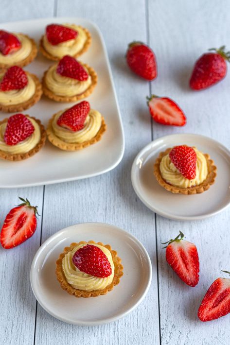 Dessert Tarts Mini, Mini Tartelette, Mini Tartlets, Mini Patisserie, Honey Pie, Afternoon Tea Recipes, Tart Dessert, Mini Tart, Easy Cheesecake