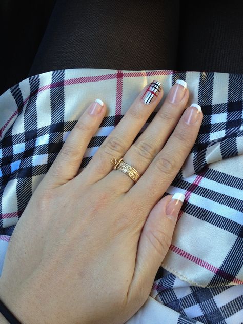 Burberry nails Burberry Nails Short, Burberry Nails, Burberry Print, Plaid Nails, Short Square Acrylic Nails, Pretty Gel Nails, Spring Nail Art, Picture Day, Spring Nail