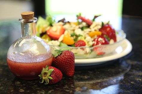 Gluten Free A-Z : My Favorite Homemade Salad Dressing-Vegan, oil-free, gluten-free Outback Tangy Tomato Dressing, Strawberry Salad Dressing, Tomato Salad Dressing, Bacon Wrapped Burger, Tomato Dressing, Vegan Salad Dressing Recipes, Broccoli Recipes Side Dish, Vegetarian Noodles Recipes, Butter Dressing