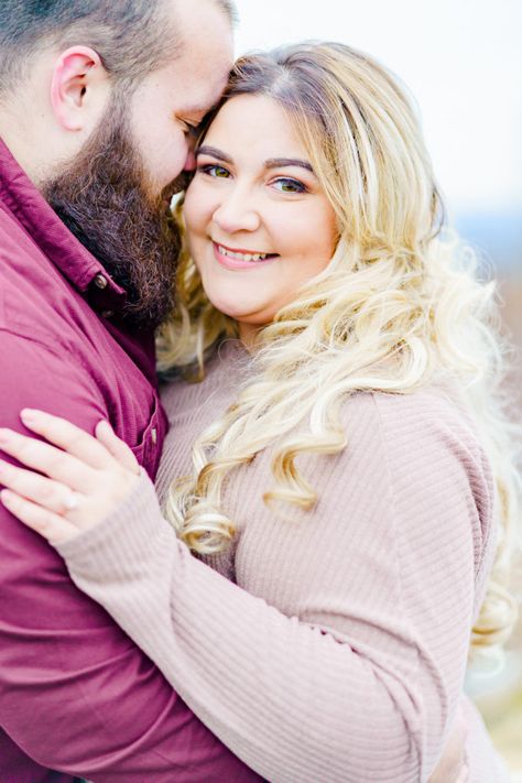 Plus Size Engagement Photos, Plus Size Photography, Homecoming Poses, Couple Inspiration, The Look Of Love, Fall Engagement Pictures, Look Of Love, Cute Engagement Photos, Couple Engagement Pictures