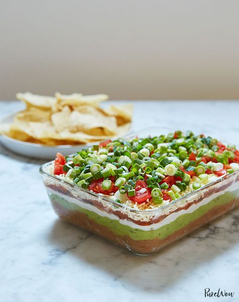 7 Layer Dip Recipe, Taco Side Dishes, Easy Super Bowl, Layered Dip Recipes, Low Carb Taco, Summer Potluck, Make Ahead Appetizers, Appetizers For A Crowd, Holiday Appetizer