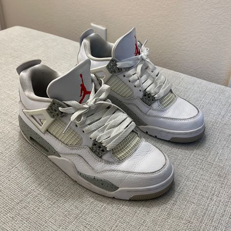 Great Condition! Size 8.5. Going For Over 500$ Brand New!! White Oreo Jordan 4, Jordan 4 White Oreo, Dubai Ideas, Jordan 4 Oreo, Red Nike Shoes, Mens Grey Shoes, Casual Shoes Women Sneakers, Jordan 4 White, Pretty Sneakers