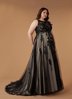 Gothic Wedding Dresses Plus Size, Black Plus Size Wedding Dress, Bella Wedding Dress, Gothic Wedding Dresses, Lace Tulle Dress, Blush Wedding Gown, Black Wedding Gowns, Inexpensive Wedding Dresses, Chapel Train Wedding Dress