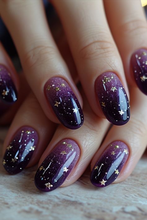 January Nails 2024 Super Simple Nail Art, Nail Art Untuk Kulit Hitam, Nail Art Untuk Kulit Sawo Matang, Nail Art Kuku Pendek, Korea Nails Design, Beginner Nail Art Designs, Glitter Dip Powder Nails, Nail Polish Purple, Nail Art Short