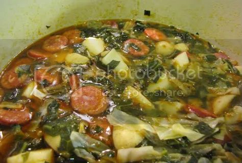 Portugese Kale Soup, Soup Kale, Armenian Coffee, Portuguese Kale Soup, Chicken Kale Soup, Portuguese Soup, Portuguese Chicken, Portuguese Bread, Portuguese Dishes