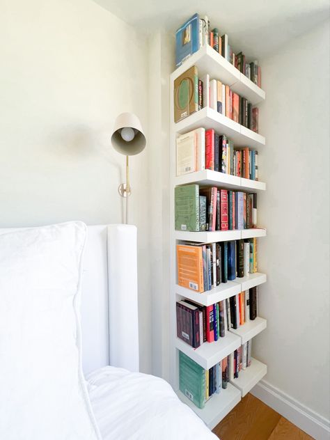 Apartment Bookshelves, Ikea Bookshelf, Bookshelf Inspiration, Bookshelves In Bedroom, Ikea Bookshelves, Studio Apt, Nyc Studio, Home Library Design, Hus Inspiration