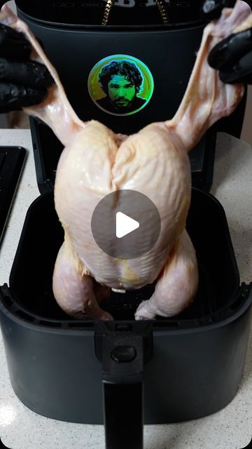 Airfryer Recipes Videos, Air Fryer Videos, Easy Lemon Pepper Chicken, Food Dudes, Air Fryer Recipes Videos, Chicken In The Air Fryer, Airfryer Chicken, Air Fryer Oven Recipes, Lemon Pepper Chicken