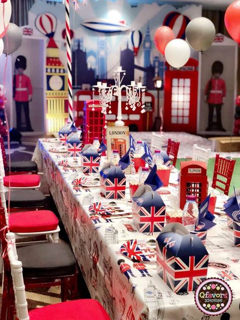 Loving the fun photo booth props at this London/England Birthday Party!! See more party ideas and share yours at CatchMyParty.com #catchmyparty #london #londontheme #londonbirthdayparty #travelbirthdayparty #londonthemetablesettings #londontablesettings #boybirthdayparty London Theme Parties, British Themed Parties, Paddington Bear Party, Union Jack Decor, England Party, British Tea Party, Uk Parties, British Party, London Theme