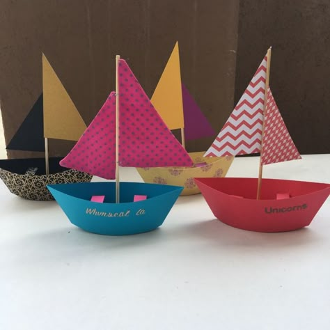 Sailboat Crafts For Kids, Boat Making Craft, Paper Boat Template, Boat Craft, Make A Paper Boat, Sailboat Craft, Ivan Cruz, Cardboard Boat, Paper Boats