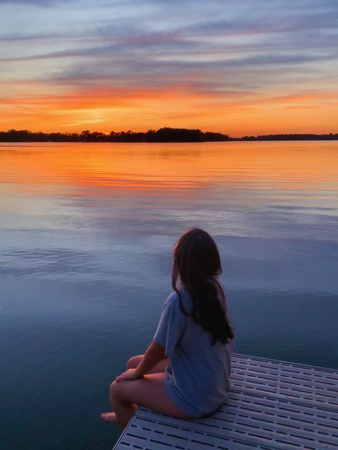 instagram vsco picture ideas lake dock sunset Summer Instagram Pictures, Lake Photoshoot, Vsco Pictures, Summer Picture Poses, Lake Trip, Lake Photos, Photographie Inspo, Cute Instagram Pictures, Summer Photoshoot