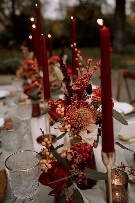 Fall Wedding Aesthetic, Christmas Wedding Centerpieces, Ideas Decoracion Navidad, Christmas Party Table, No Judgement, Fall Dinner Party, Tafel Decor, Christmas Dinner Table, Dinner Decoration