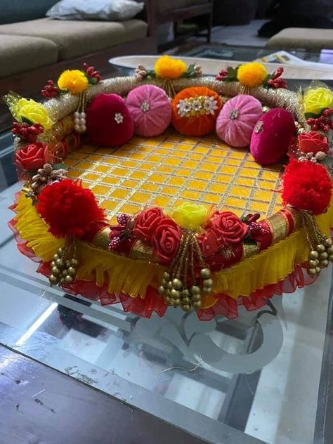 Sihasan For Krishna, Wedding Thali Decoration Ideas, Indian Handicrafts Decor, Wedding Gift Hampers, Thakur Ji, Thali Decoration Ideas, Wedding Gift Money, Janmashtami Decoration, Wedding Gift Pack