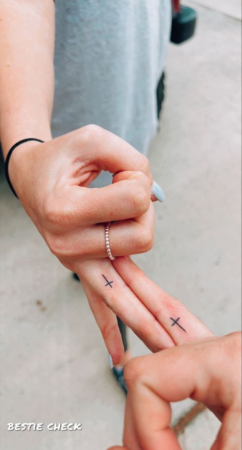 Small Hand Tattoos For Best Friends, Cute Small Tattoos Friends, Cute Matching Word Tattoos, Small Tattoos For Women Best Friends, Simple Tattoos Sisters, Tiny Bff Tattoos Simple, Best Friend Tattoos Connecting, Tattoo Ideas Female Small Matching, Simple Friends Tattoo