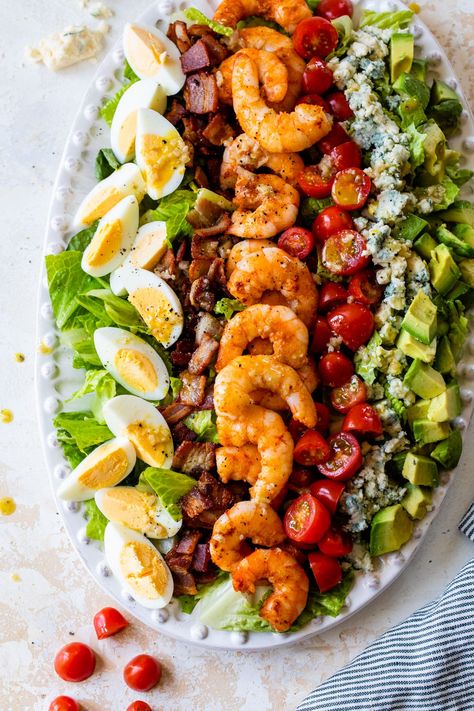 Shrimp Cobb Salad Shrimp Cobb Salad Recipes, Shrimp Lunch Recipes, Shrimp Salads, Shrimp Cobb Salad, Drink Snacks, Barbie Foods, Cobb Salad Ingredients, Hormone Reset, Salad With Shrimp