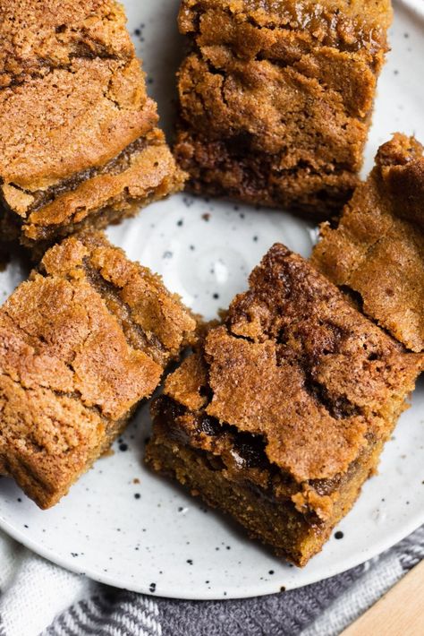 Pumpkin Blondies Recipe, Brown Butter Blondies, Pumpkin Blondies, Pumpkin Brownies, Maple Pumpkin, Blondies Recipe, Pumpkin Treat, Pumpkin Butter, Sweet Pumpkin